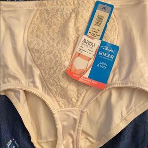 Playtex hour comfortable control.
